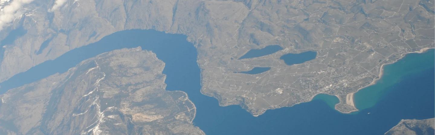 Lake Chelan Banner