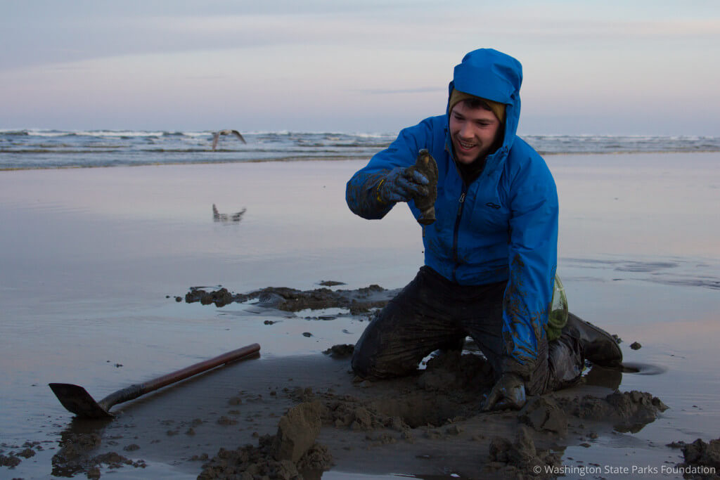 Joe with clam(1)